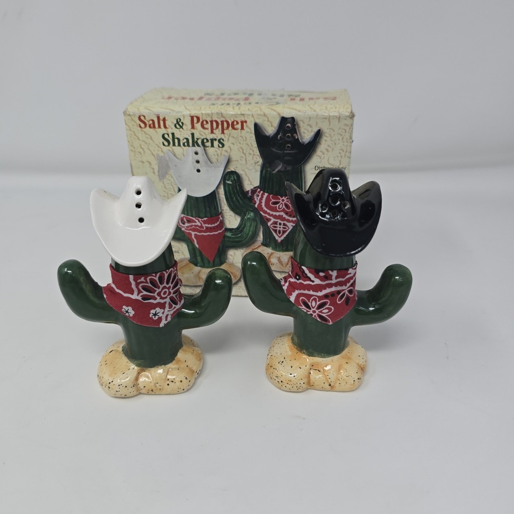 Cactus with Cowboy Hats Salt and Pepper‎ Shakers Set-Black and White Hats